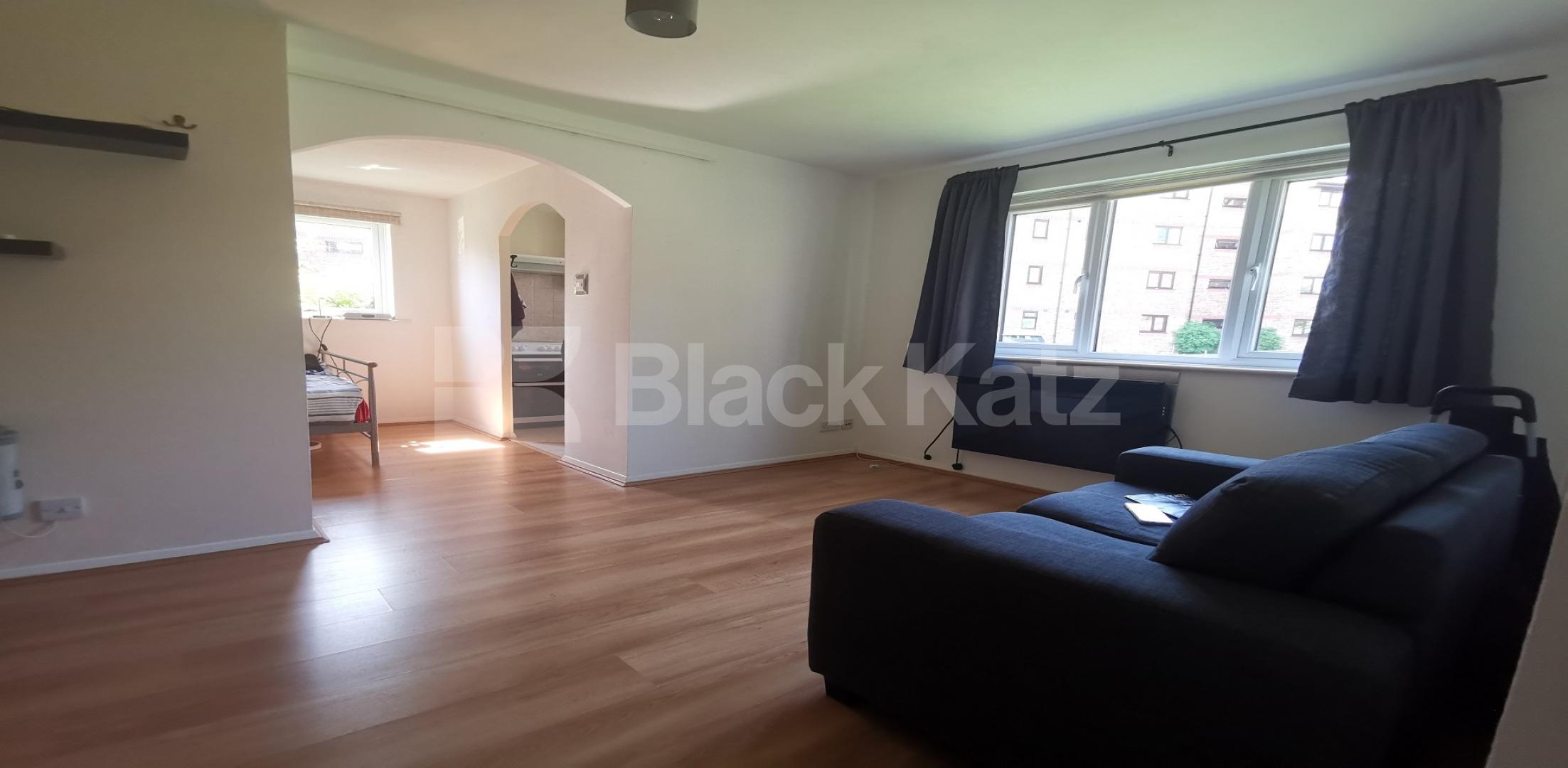 			UNDER OFFER , Studio Apartment, 1 bath, 1 reception Ground Floor Flat			 Bridge Meadows, Bermondsey